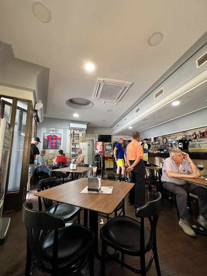 Casa Emilio Café-Bar