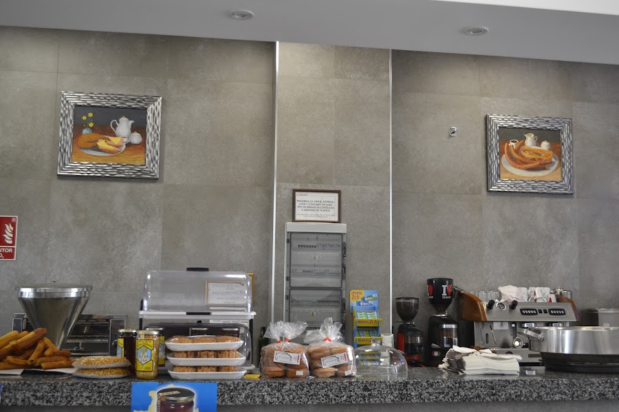 Churrería " LAS LLARES"