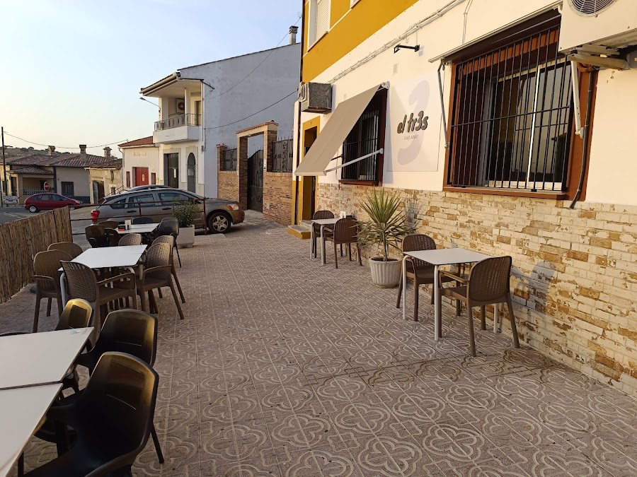 EL TR3S COMIDA PARA LLEVAR RESTAURANTE BAR