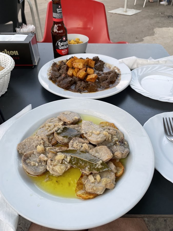 LA ESQUINITA, CAFÉ & BAR
