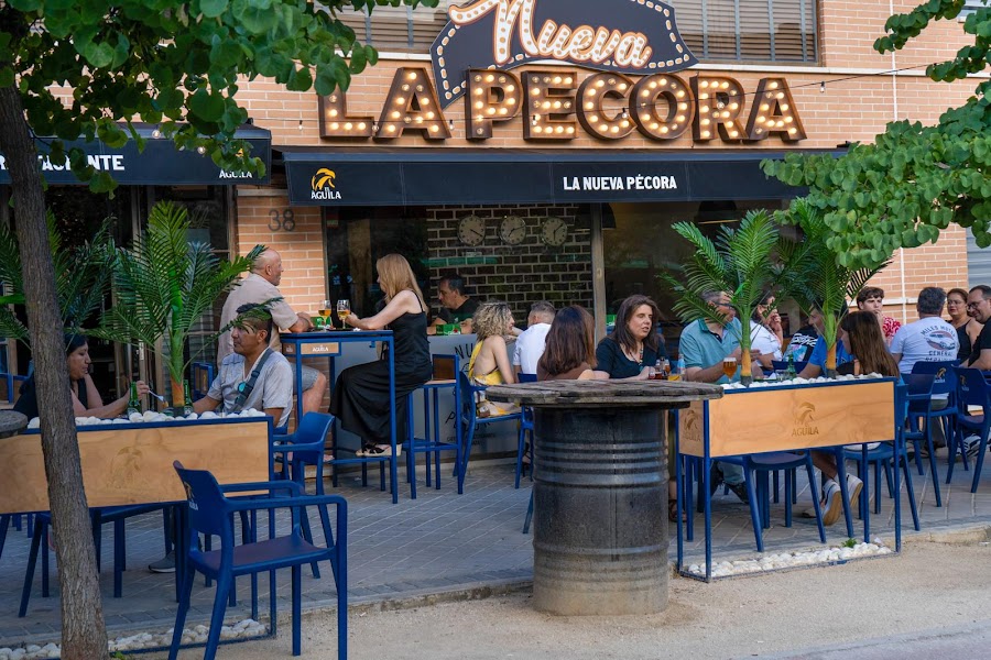 LA NUEVA PECORA CAFETERÍA RESTAURANTE TERRAZA