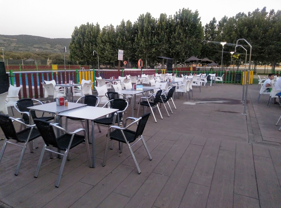 La Piscina Cafetería Restaurante