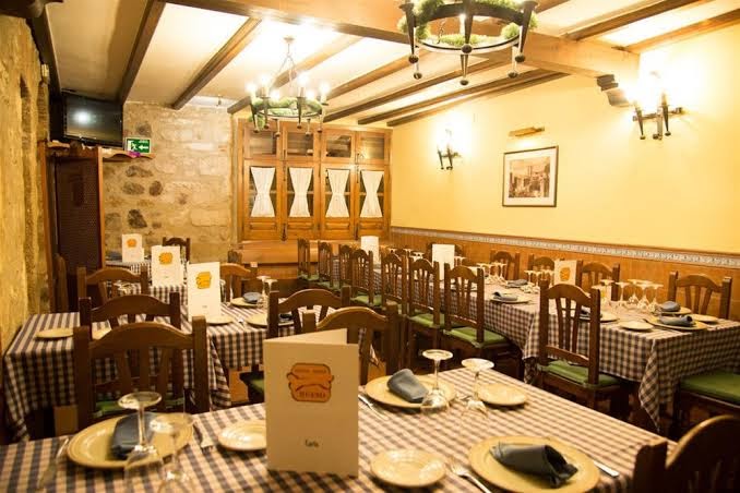 Mesón Hostal Hueso