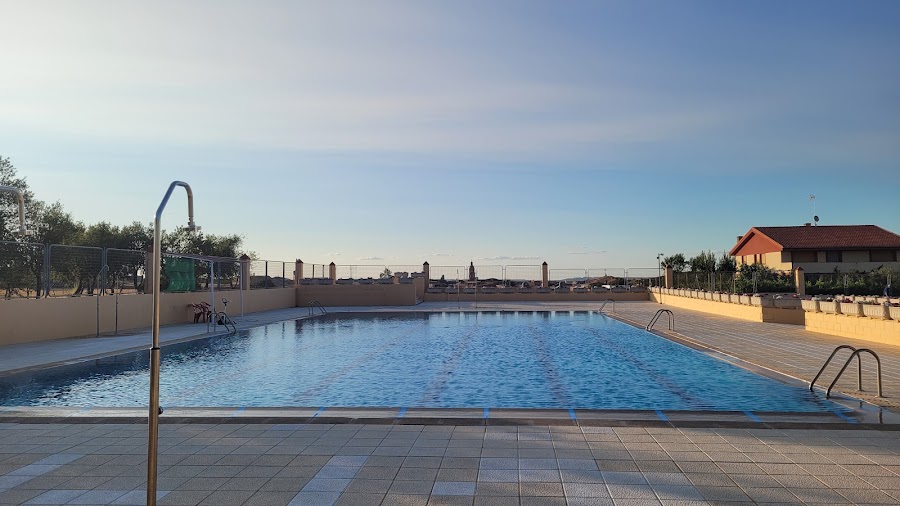 Piscinas Municipales de Fuentelapeña