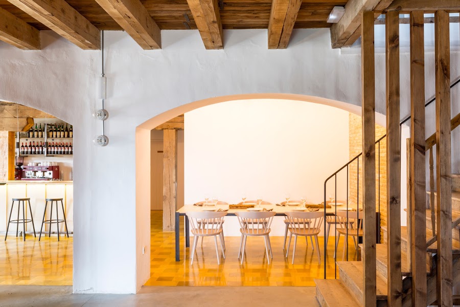 Restaurante "Entre Máquinas" by La Fábrica del Canal