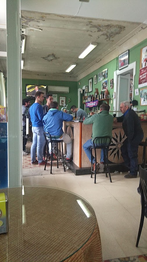 Bar Diegui y familia