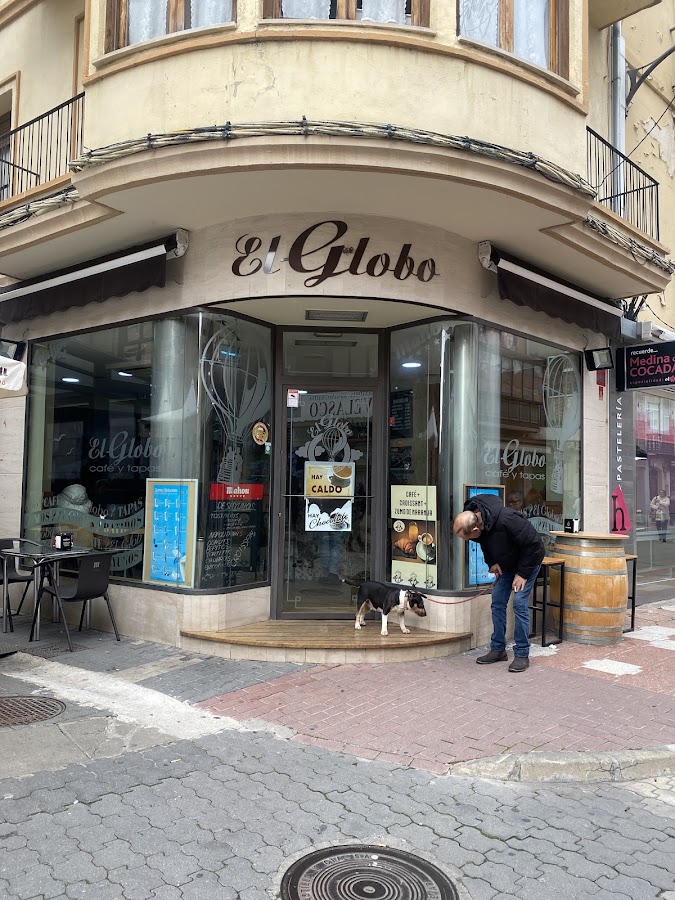 Bar y Cafetería El Globo.