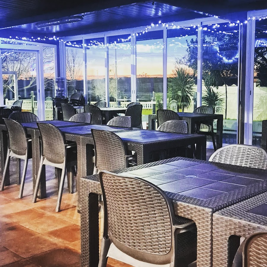 Cafe-Bar