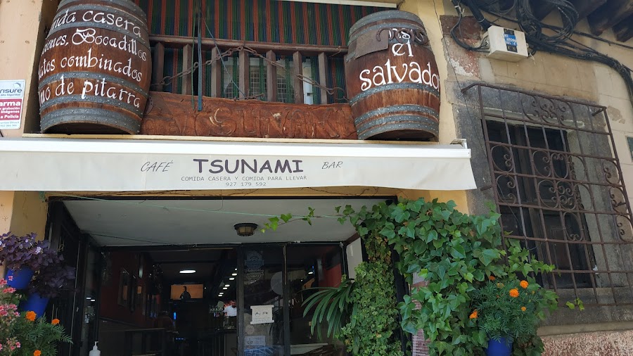 Cafe bar Tsunami