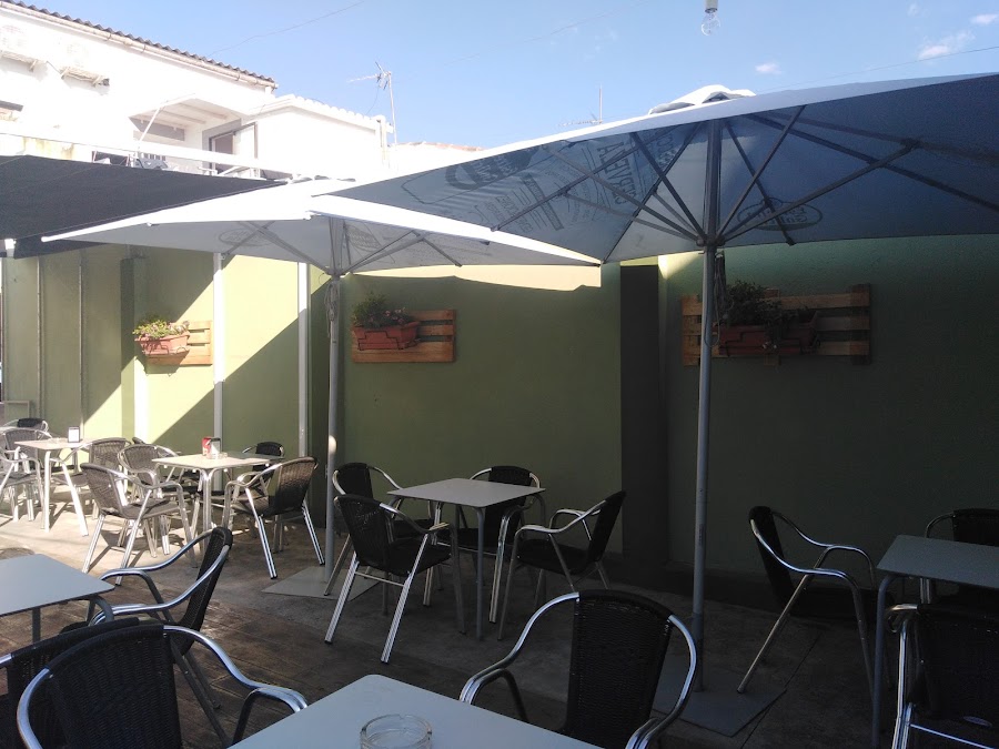 Café pub y Loterías La Huella