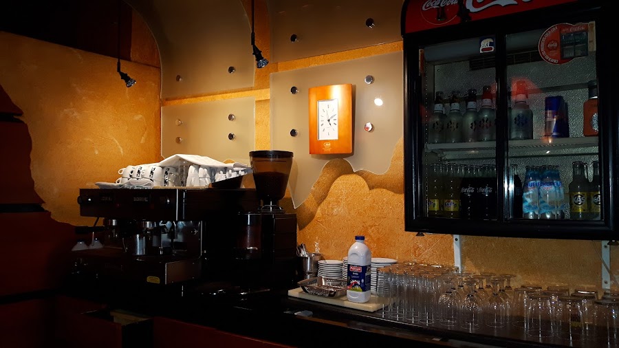 Glass Café Bar