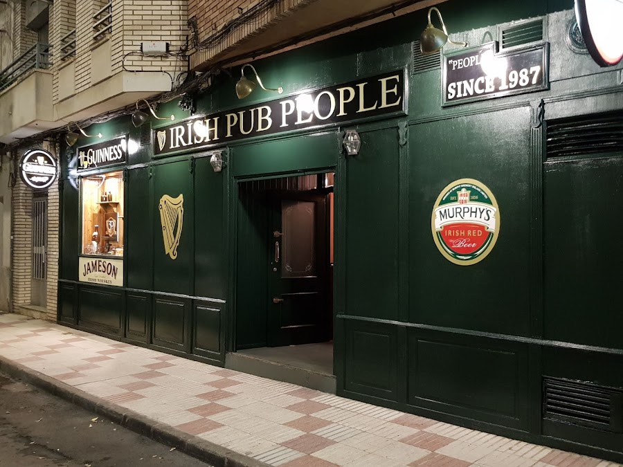 IRISH PUB PEOPLE